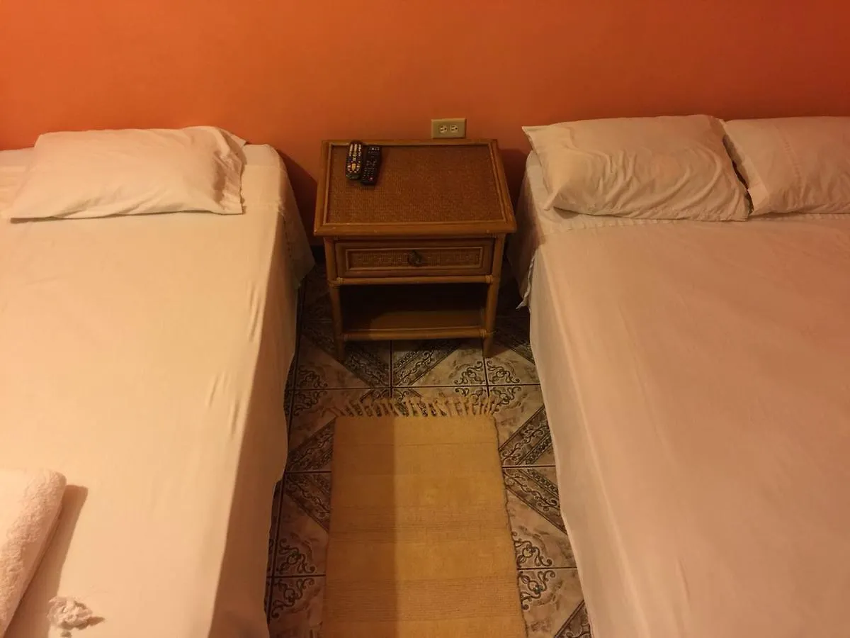 Pinky'S Holiday Apartments Canaan