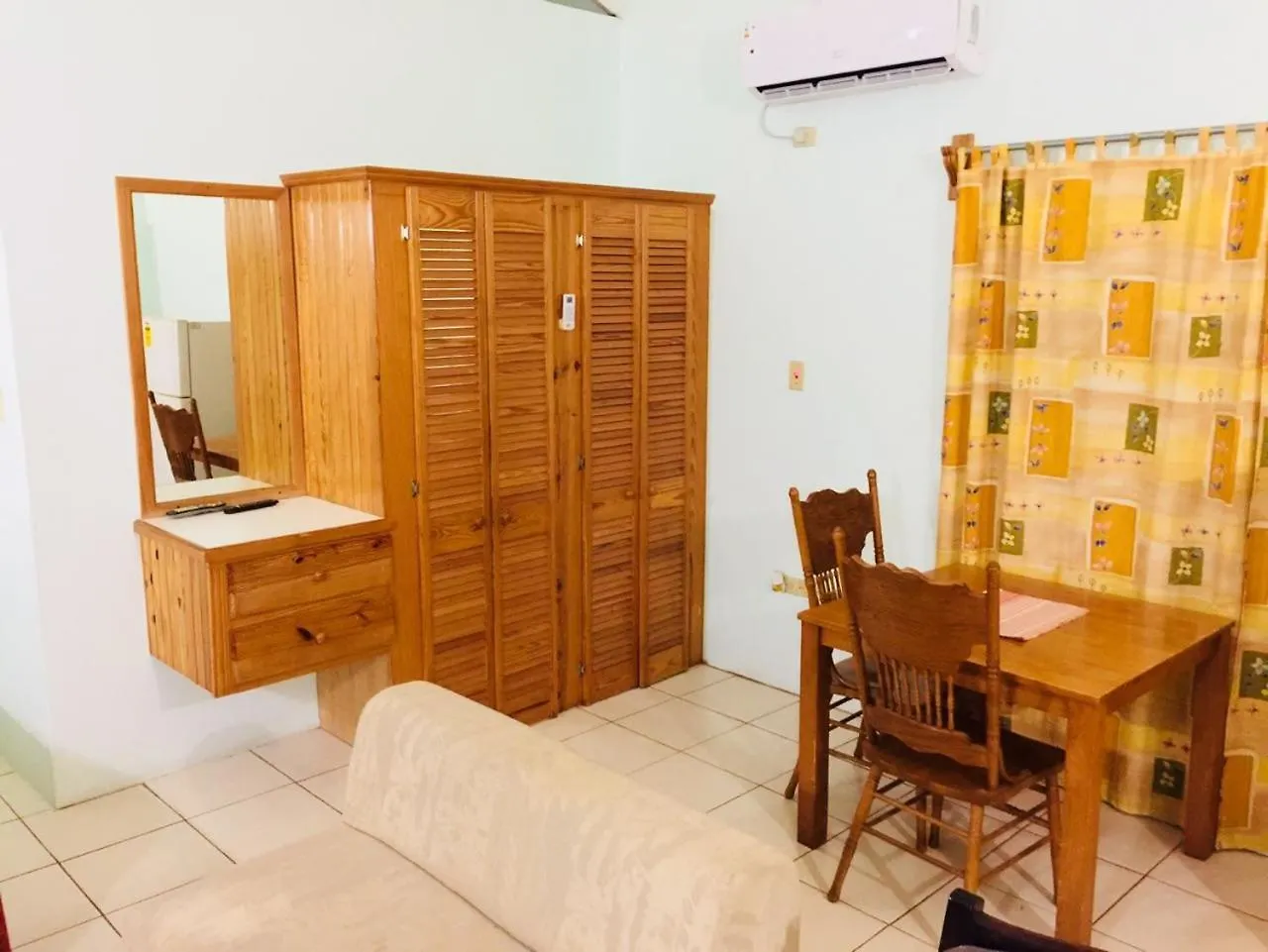 Pinky'S Holiday Apartments Canaan